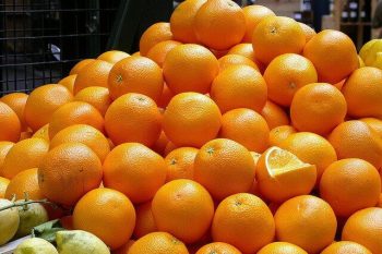 Millions of oranges, oranges for free