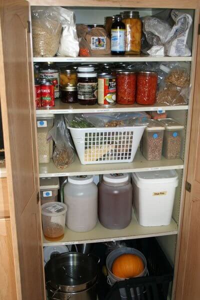 https://keeperofthehome.org/wp-content/uploads/2010/03/full-length-pantry.jpg