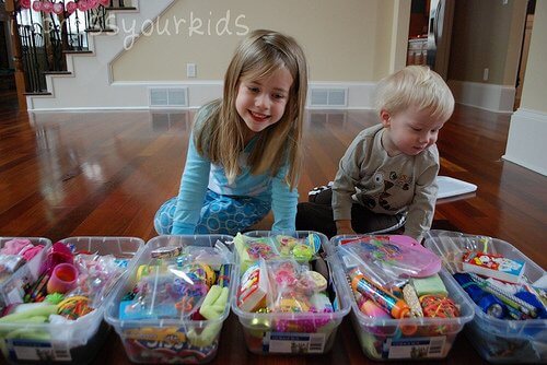 ohamanda packing shoeboxes with kids