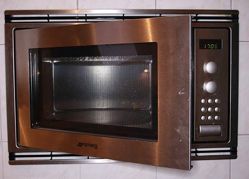 The Microwave: Why You Should Avoid It and Other Options