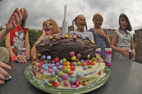 Let's Talk: Should You Allow Your Kids to Eat Junk at Birthday Parties?