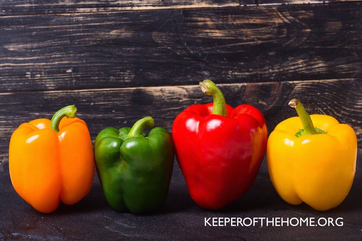 Bell Peppers: Differences Between Green, Yellow, Orange, and Red -  Delishably