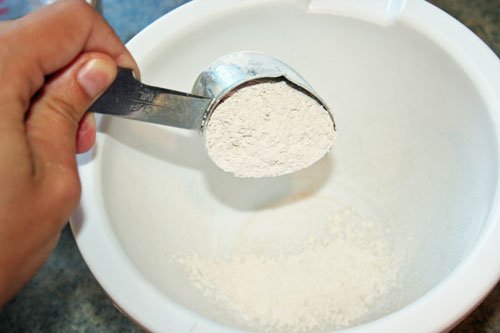 measuring clay for toothpaste