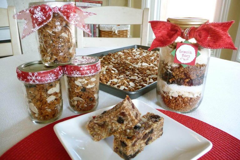 Healthy Homemade Granola Gifts-in-a-Jar!