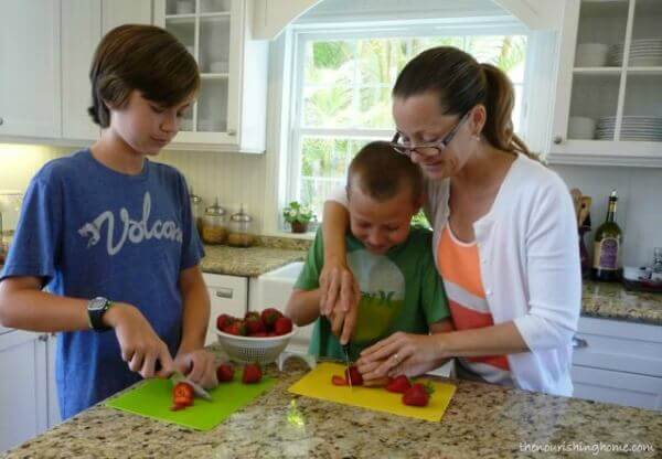 Fruit pizza Cutting Safely