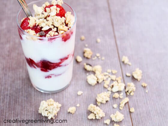 how to make a healthy breakfast with fruit and yogurt parfaits
