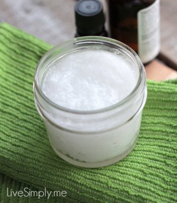 Simple Homemade Moisturizer