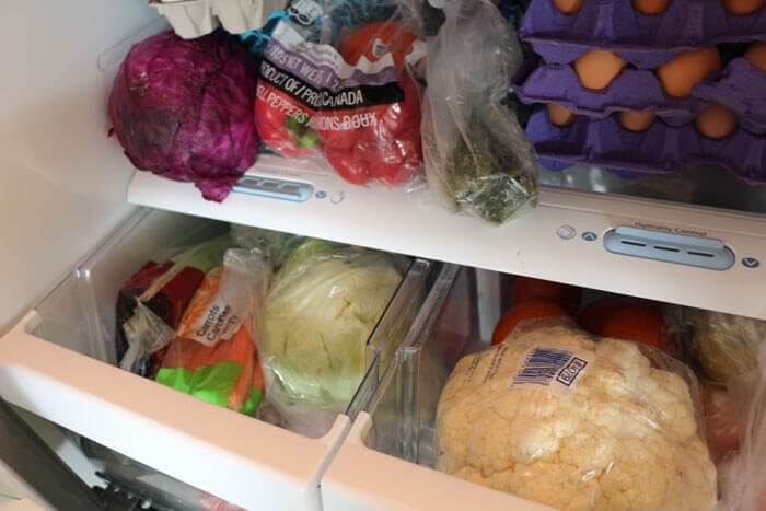 fridge-overflowing-wiht-produce