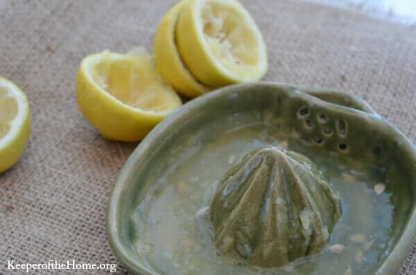 Soothing Lemon Ginger Drink for Colds and Congestion