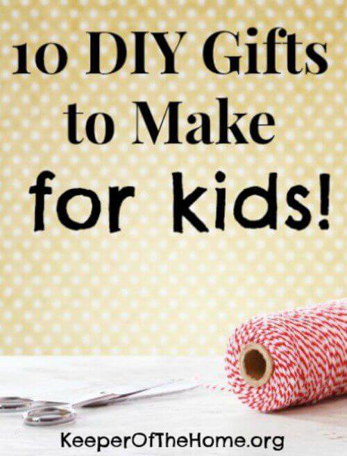 Looking to avoid the commercialism of the holidays? Want to give a gift that is fun yet meaningful? Feeling crafty? Here are 10 DIY gifts to make for kids. Some of these will require some basic sewing skills, but all of these are easy to whip up with inexpensive supplies.