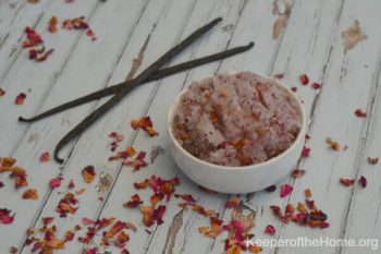 Homemade body scrubs are easy to make: mix sugar and oil and you're good to go! But, if you add a few extras, you can take this floral body scrub to the next level.