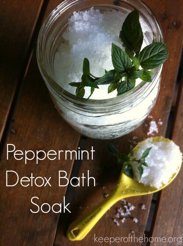 Make time for yourself to relax and maintain balance in your life! A detox bath is a great way to do that – and support your body. Here's how to take a peppermint detox bath to support your health and help your sleep!