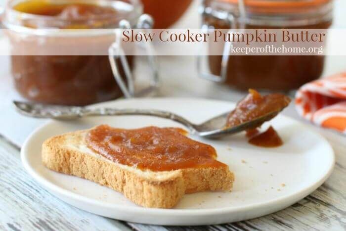If you’re a pumpkin pie aficionado, you’re going to fall in love with this delightful slow cooker pumpkin butter that captures the delicious flavors of fall with every smooth and creamy bite! With just your slow cooker, you can make this pumpkin butter that makes great housewarming gifts for Thanksgiving! 