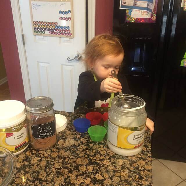 kids helping in the kitchen