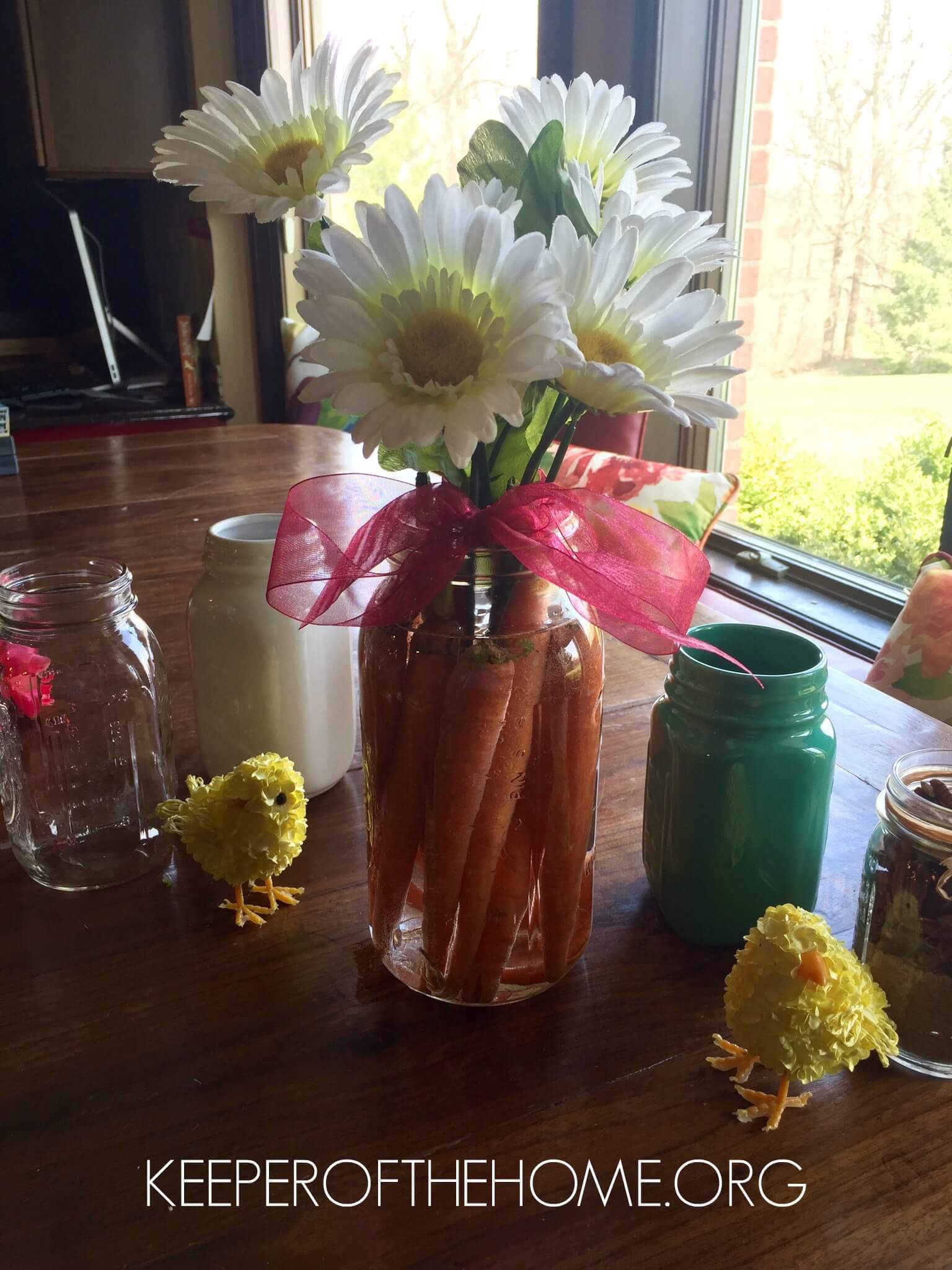 Looking for easy Easter decorations to put together with your kids or at the last minute? If you are anything like me, you have a few (dozen!) mason jars around the house. Let's put them to use!