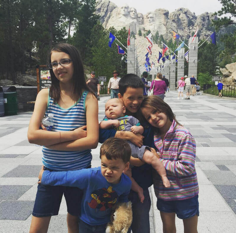 kids at mount rushmore