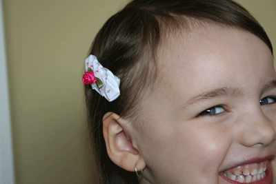 White-and-pink-flower-clip
