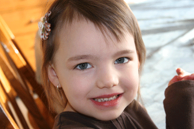 Abbie-with-brown-hair-clip