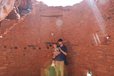 Ryan-and-kids-in-pontoli-ruins