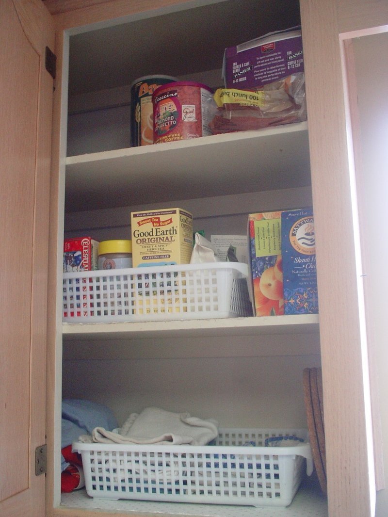 I remember what it feels like to have an organized kitchen! 1